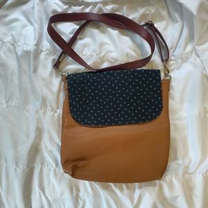NWOT | Brown ThirtyOne Shoulder Bag w/2 zip covers